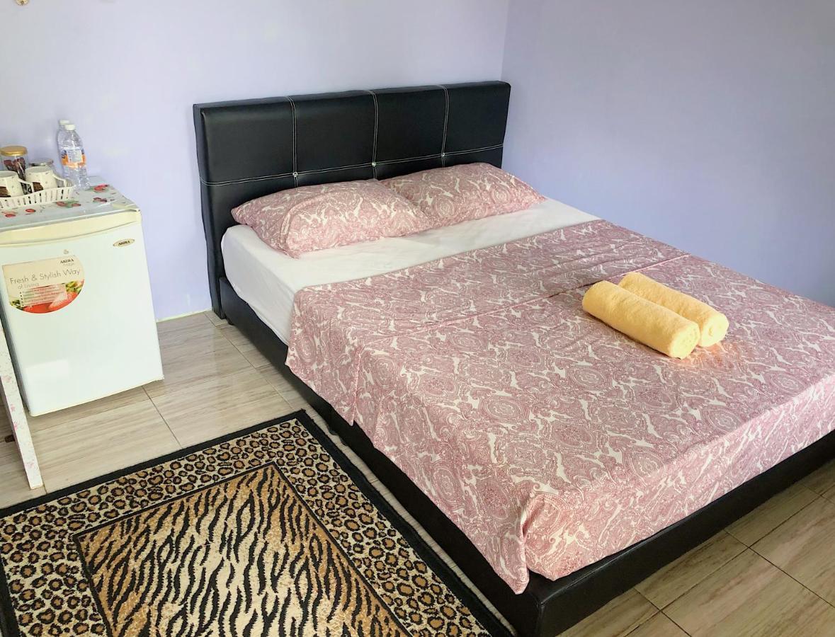 Merdeka Guest House 2 Kuching Kültér fotó